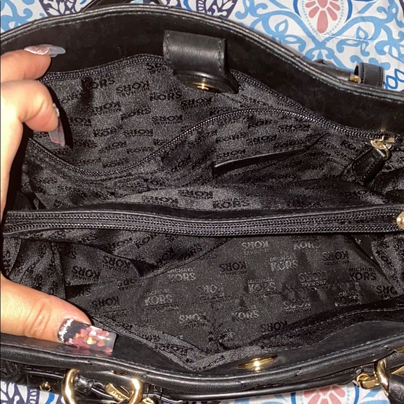 Michael Kors Authentic purse - Picture 6 of 7